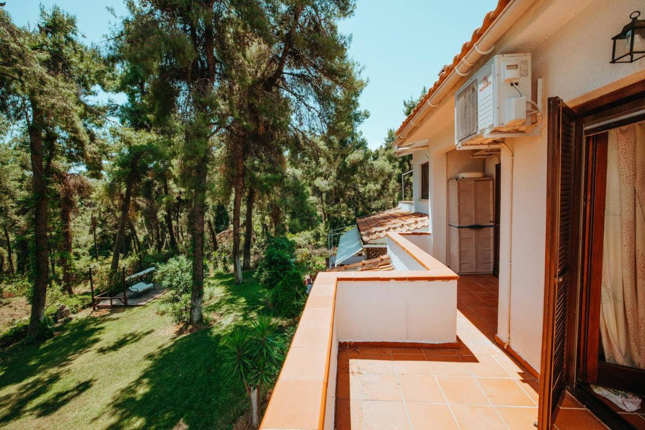 Beautiful Summerhouse In Sani'S Pine Forest Sani  Exterior photo